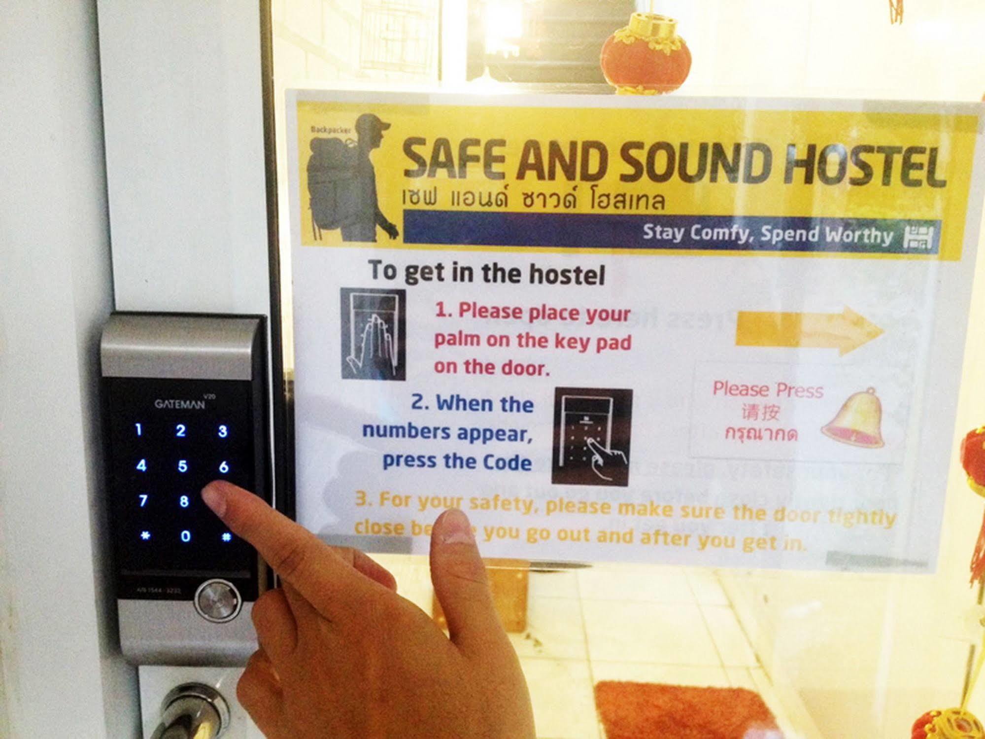 Safe And Sound Hostel Chiang Mai Exteriör bild