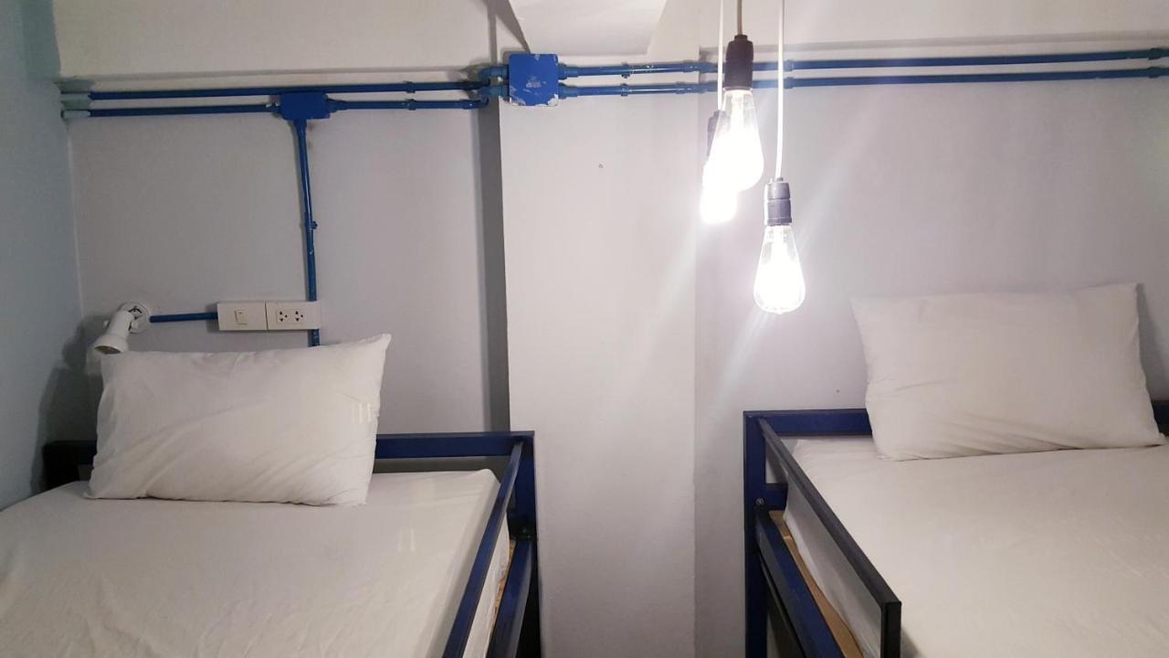 Safe And Sound Hostel Chiang Mai Exteriör bild