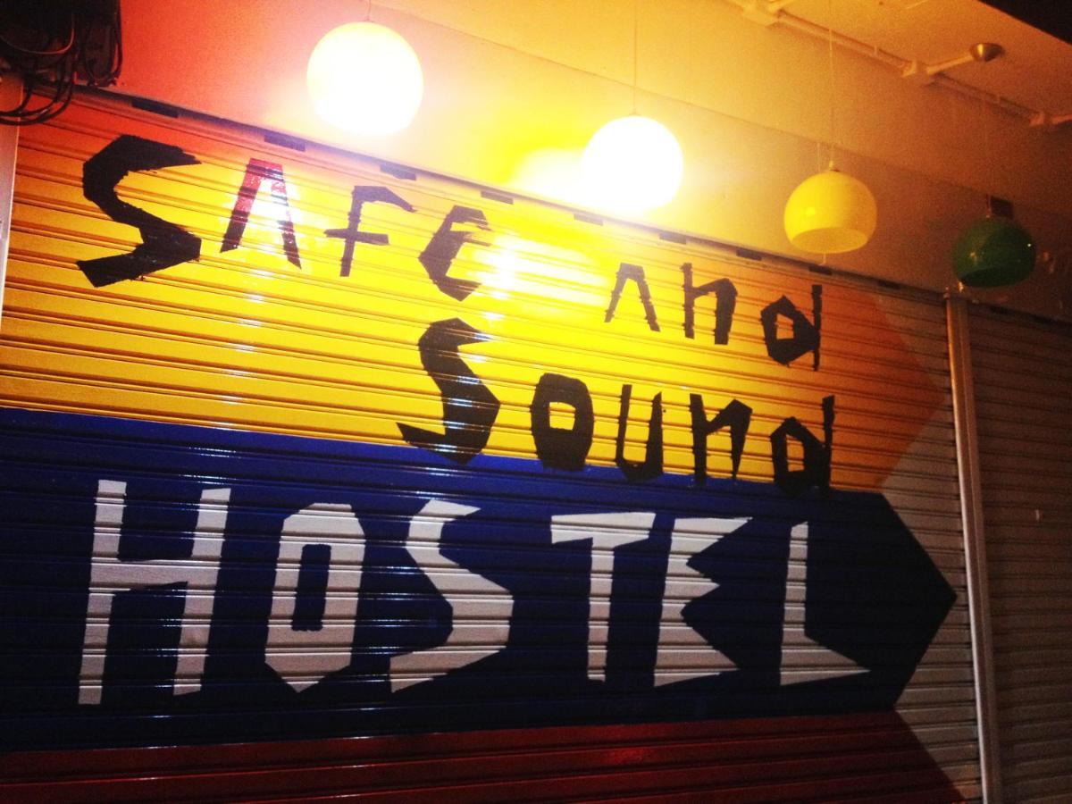 Safe And Sound Hostel Chiang Mai Exteriör bild